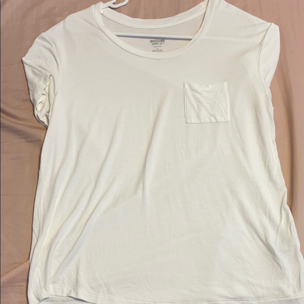 White pocket t shirt